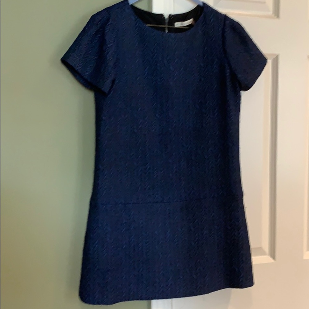 Alice+Olivia mini dress. Cute with leggings 💙